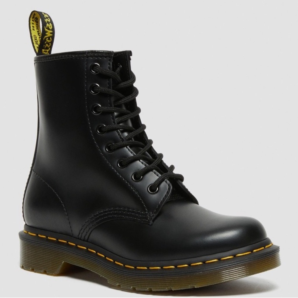 Dr. Martens 1460 WOMEN'S SMOOTH LEATHER LACE UP BOOTS Size 6 Black